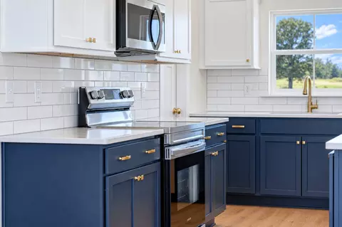 Kitchen - 2864 Smoot Rd, Morrison, TN 37357 photo 4 of 6