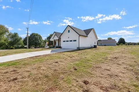 Exterior - 2864 Smoot Rd, Morrison, TN 37357 photo 2 of 8