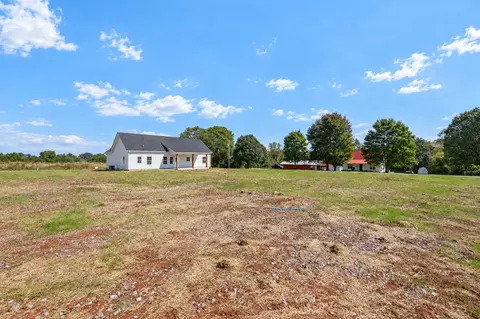 Exterior - 2864 Smoot Rd, Morrison, TN 37357 photo 7 of 8