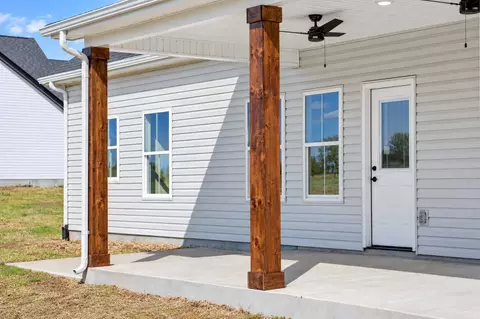 Exterior - 2864 Smoot Rd, Morrison, TN 37357 photo 6 of 8