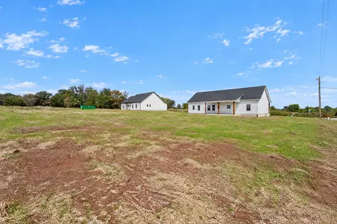 Exterior - 2864 Smoot Rd, Morrison, TN 37357 photo 8 of 8