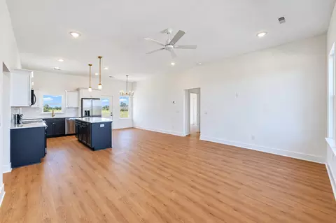 Living - 2864 Smoot Rd, Morrison, TN 37357 photo 1 of 2