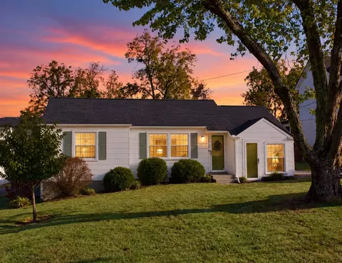 2820 Colonial Cir, Nashville, TN 37214