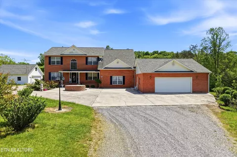 1517 Bob Young Ln, Lenoir City, TN 37772
