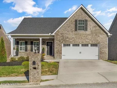 573 Timberline Dr, Lenoir City, TN 37772