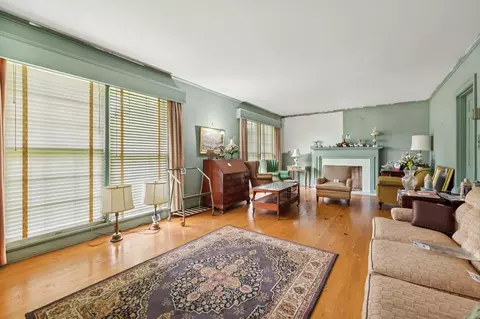 Living - 1700 E Main St, Murfreesboro, TN 37130 photo 3 of 4