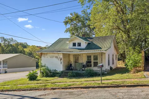 431 Parkes St, Lawrenceburg, TN 38464