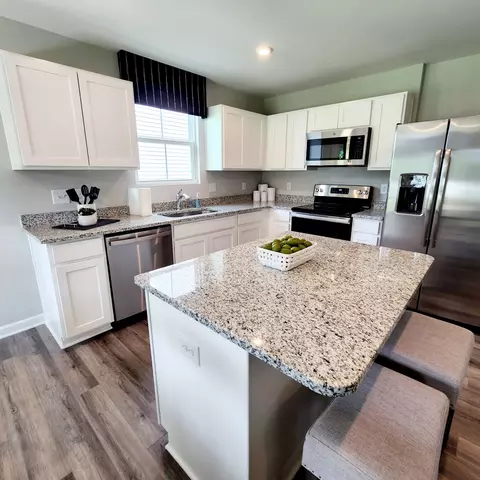 Kitchen - 1701 Quail Run Way, Spring Hill, TN 37174 photo 3 of 3
