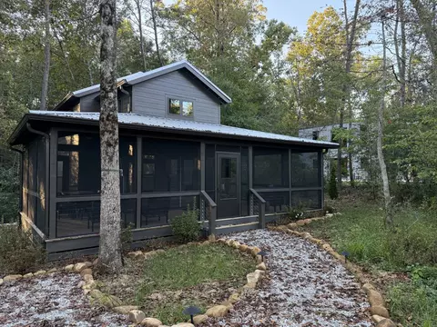 156 Hemlock Cv, Tracy City, TN 37387