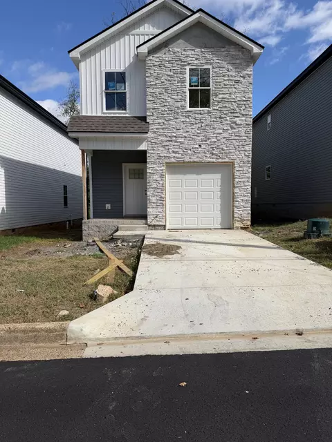 815 Gracey Ave, Clarksville, TN 37040