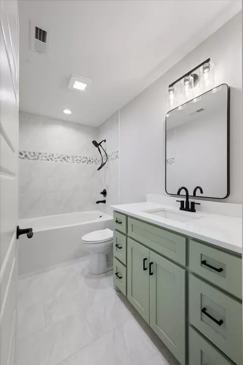 Bath - 4527 Corbin Sneed Rd, Springfield, TN 37172 photo 4 of 4