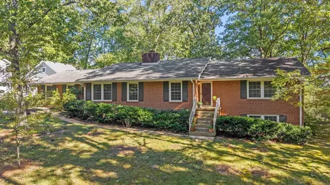 1056 Whippoorwill Dr, Signal Mountain, TN 37377