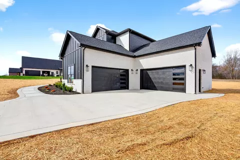 Exterior - 21 Rustic Pnes, Dover, TN 37058 photo 8 of 10