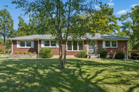 709 Stanvid Dr, Nashville, TN 37216