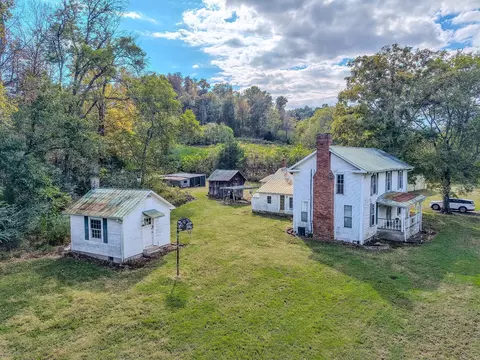 1905 Weakley Creek Rd, Lawrenceburg, TN 38464