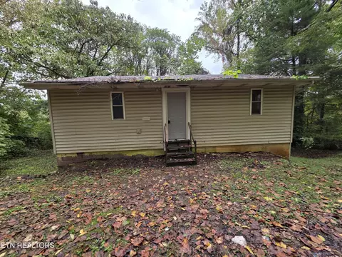141 White Ln, Caryville, TN 37714