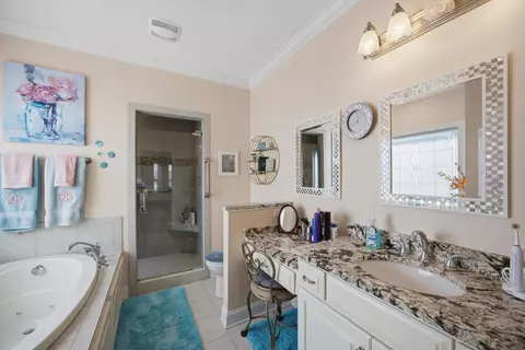 Bath - 417 Twin Cedars Rd, Rock Spring, GA 30739 photo 2 of 5