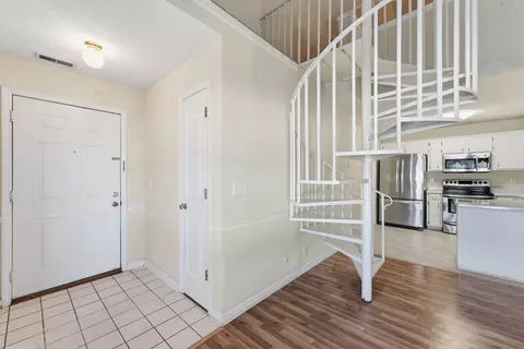 Entry Way - 867 E Northfield Blvd, Murfreesboro, TN 37130 photo 2 of 2