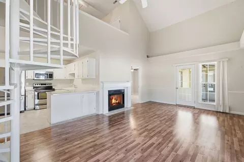 Living - 867 E Northfield Blvd, Murfreesboro, TN 37130 photo 1 of 4