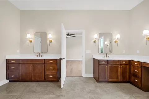 Bath - 39 Rustic Pnes, Dover, TN 37058 photo 6 of 11