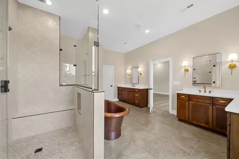 Bath - 39 Rustic Pnes, Dover, TN 37058 photo 1 of 11