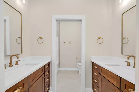 Bath - 39 Rustic Pnes, Dover, TN 37058 photo 8 of 11