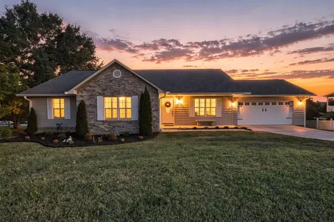 3190 Shaconage Trl, Sevierville, TN 37876
