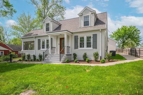 Exterior - 404 Murrell St, Dickson, TN 37055 photo 10 of 13