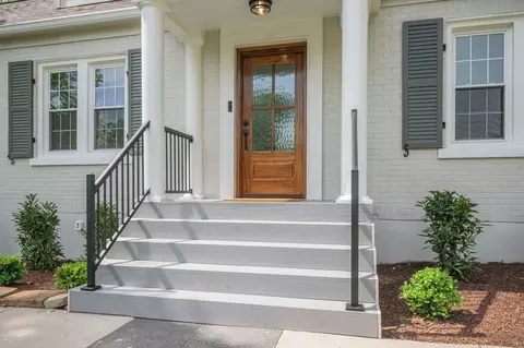 Exterior - 404 Murrell St, Dickson, TN 37055 photo 6 of 13
