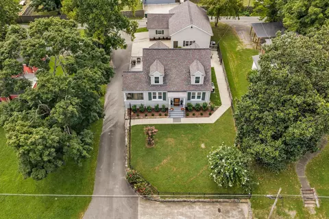 Other - 404 Murrell St, Dickson, TN 37055 photo 2 of 13