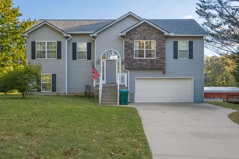 1340 Salem Rd, Clarksville, TN 37040