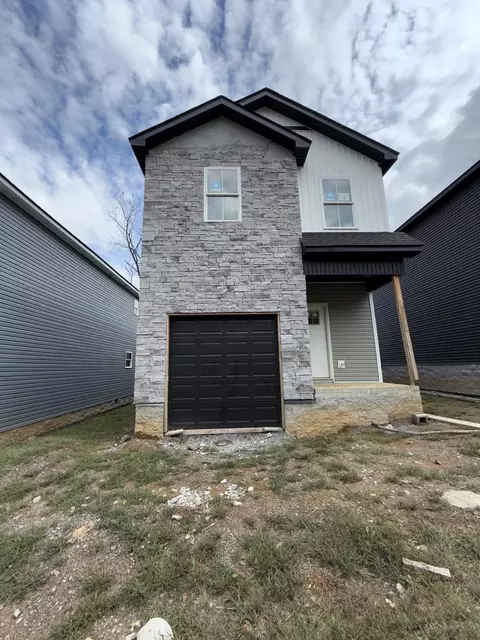 819 Gracey Ave, Clarksville, TN 37040
