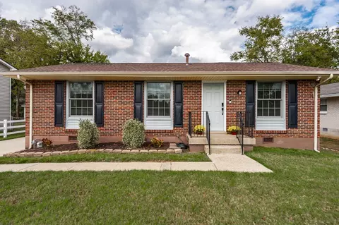 111 Cole Dr, Hendersonville, TN 37075