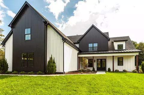 2039 Liberty Ln, Gallatin, TN 37066