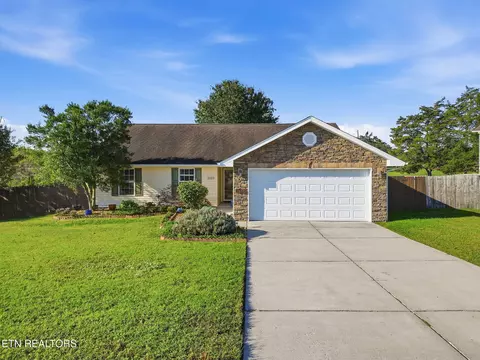 1120 Stone Creek Ln, Sevierville, TN 37876