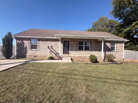 141 Thacker Dr, Portland, TN 37148