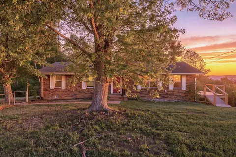 190 Adkins Ln, Trenton, GA 30752