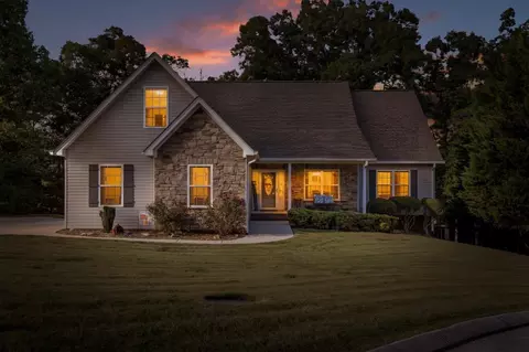 1829 Black Powder Ln, Soddy Daisy, TN 37379