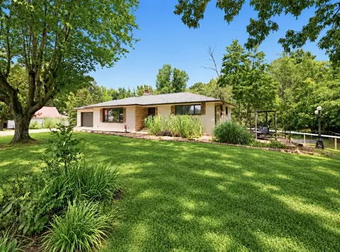 250 Washington Ave, Camden, TN 38320