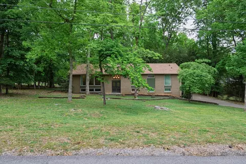 123 Trail East Dr, Hendersonville, TN 37075