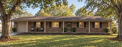 1370 Russell Ln, Lenoir City, TN 37772