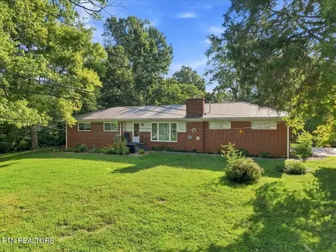 109 Dartmouth Cir, Oak Ridge, TN 37830