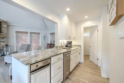 Kitchen - 89 Edgewood Ln, Iuka, MS 38852 photo 4 of 5
