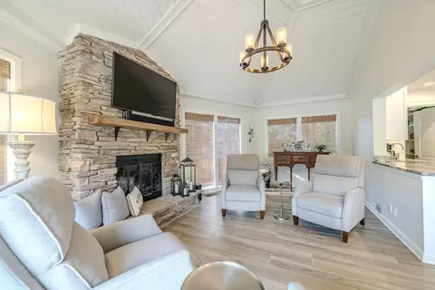 Living - 89 Edgewood Ln, Iuka, MS 38852 photo 5 of 5