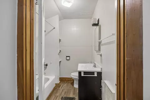 Bath - 112 Morrison St, Centerville, TN 37033 photo 1 of 2