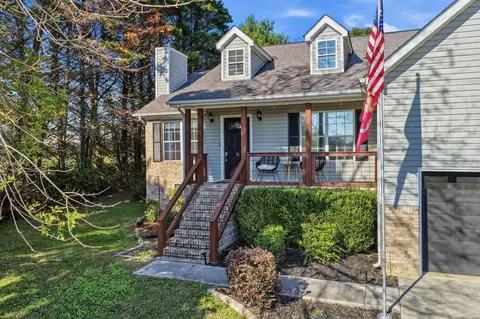 1767 Breeze Dr, Soddy Daisy, TN 37379