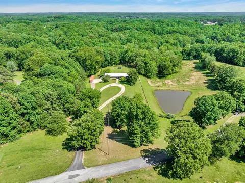 View/Area - 2993 Hobbitshire Dr, Centerville, TN 37033 photo 8 of 13