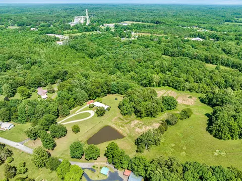 View/Area - 2993 Hobbitshire Dr, Centerville, TN 37033 photo 7 of 13