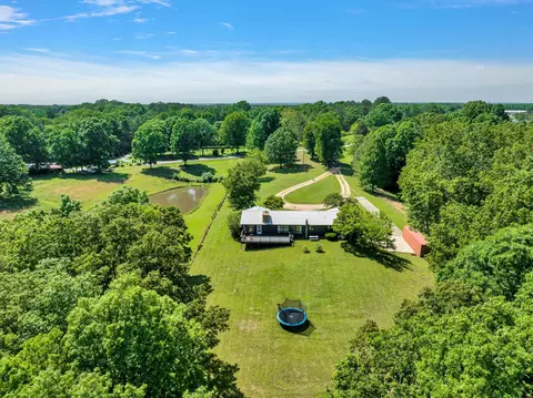 View/Area - 2993 Hobbitshire Dr, Centerville, TN 37033 photo 9 of 13