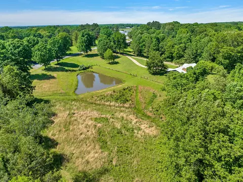 View/Area - 2993 Hobbitshire Dr, Centerville, TN 37033 photo 4 of 13